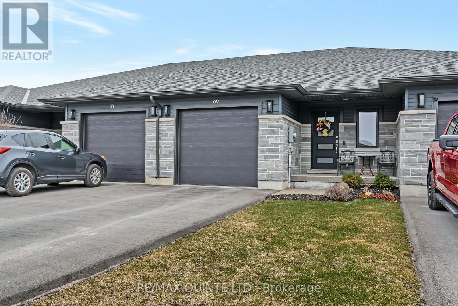 69 Dewal Place, Belleville, Ontario  K8P 0H3 - Photo 1 - X12194884