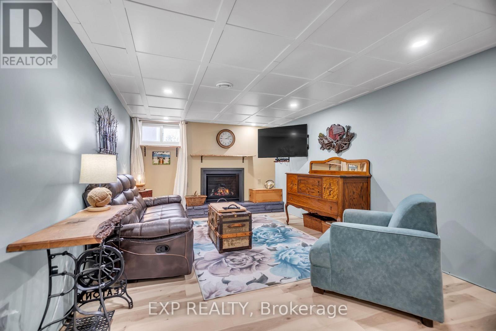 36 Rockhill Court, Quinte West, Ontario K8R 1G3 - Photo 27 - X12194897