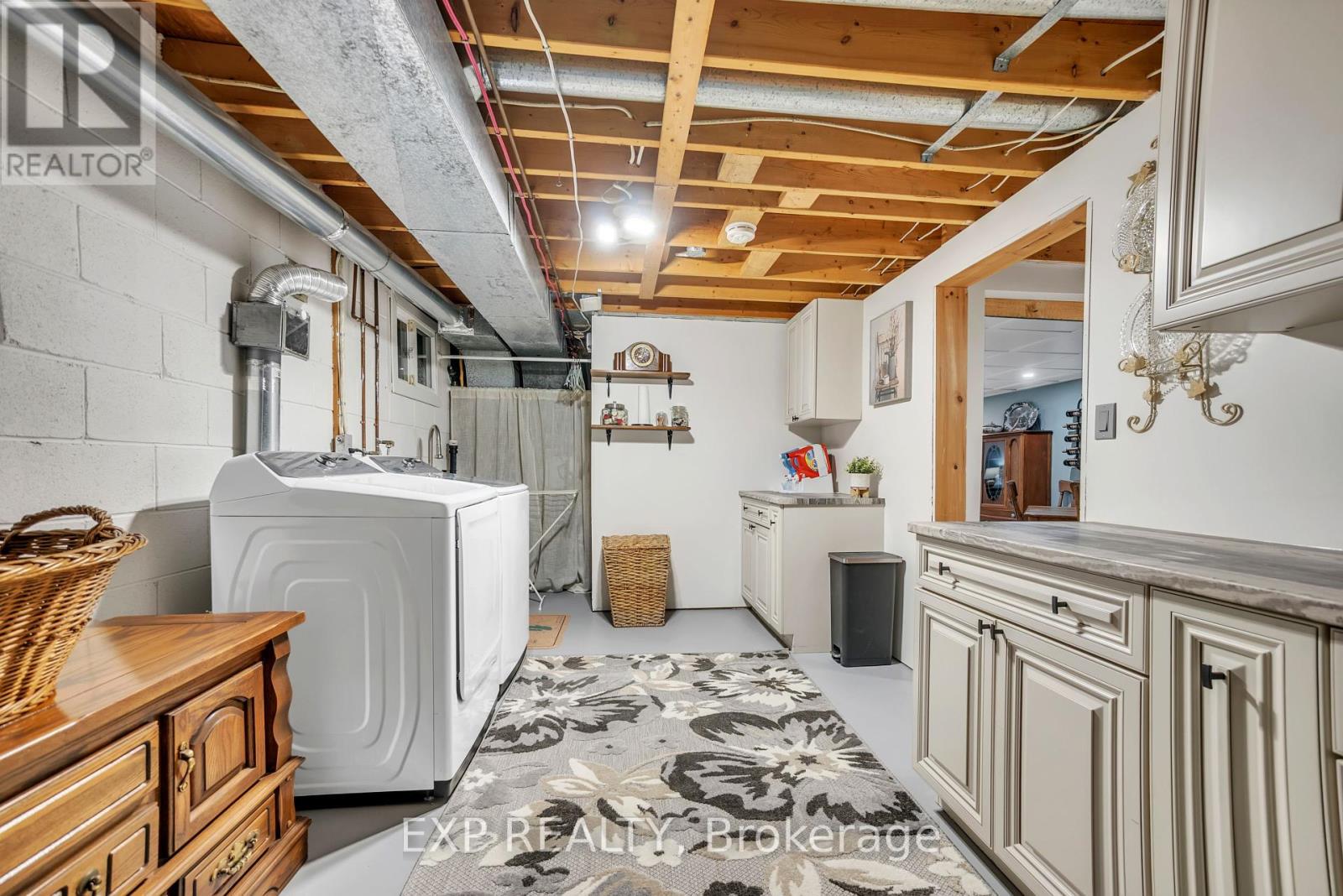36 Rockhill Court, Quinte West, Ontario K8R 1G3 - Photo 32 - X12194897