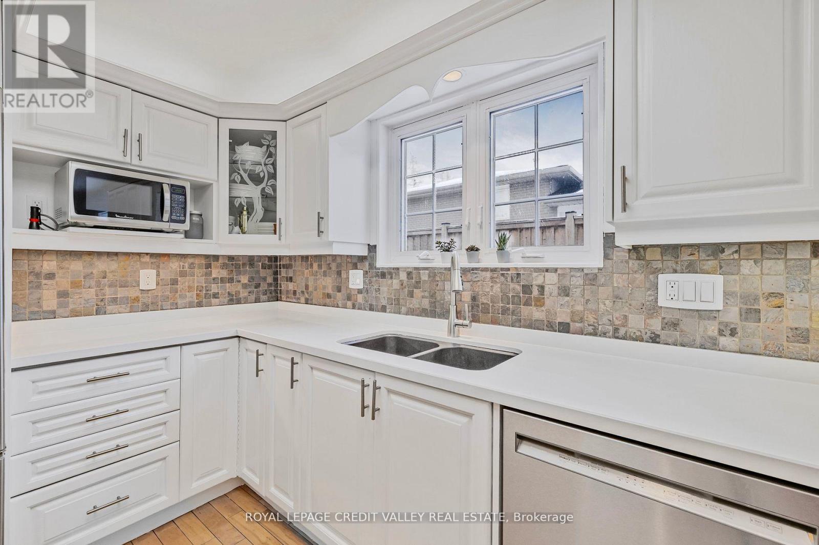 36 Lockton Crescent, Brampton, Ontario  L6W 1C3 - Photo 15 - W12044543