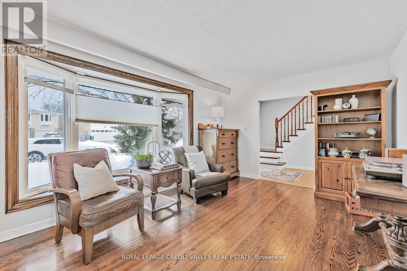 36 Lockton Crescent, Brampton, Ontario  L6W 1C3 - Photo 11 - W12044543