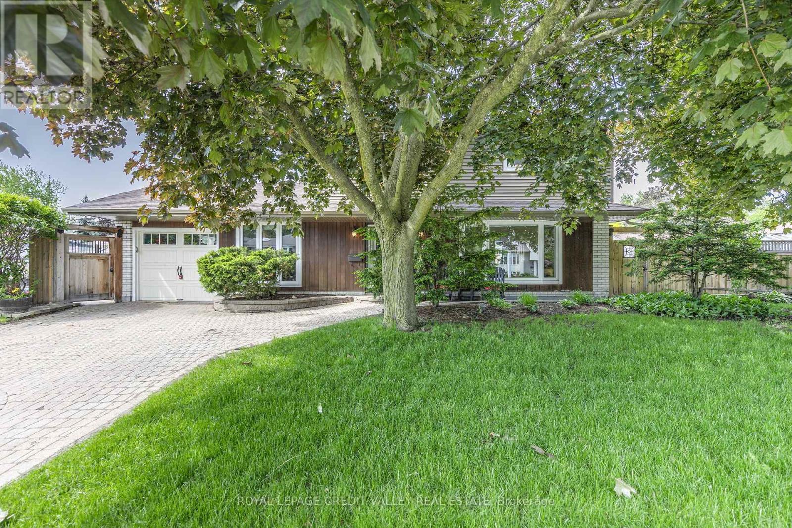 36 Lockton Crescent, Brampton, Ontario  L6W 1C3 - Photo 1 - W12044543