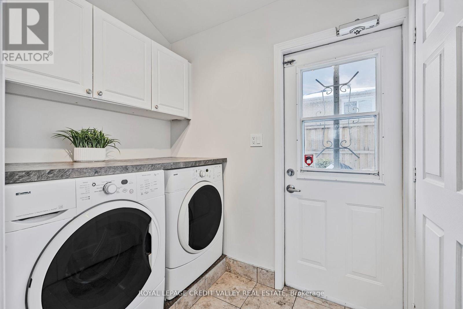 36 Lockton Crescent, Brampton, Ontario  L6W 1C3 - Photo 23 - W12044543