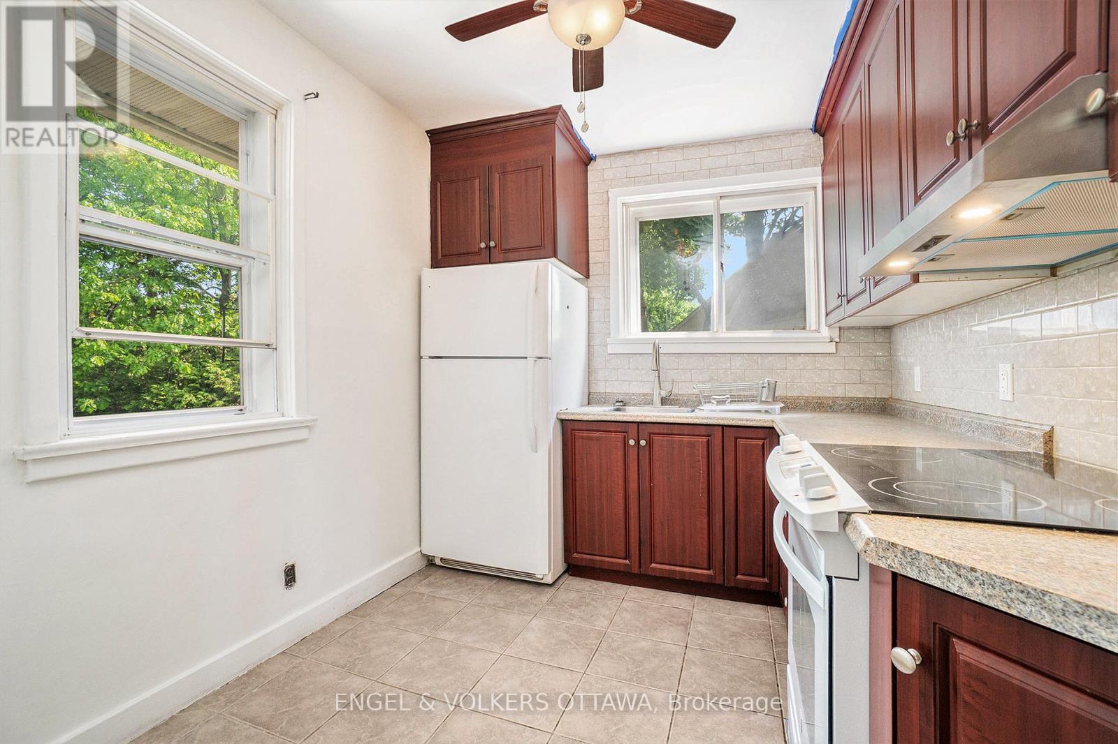 1687 Grasmere Crescent, Ottawa, Ontario  K1V 7V1 - Photo 6 - X12194879