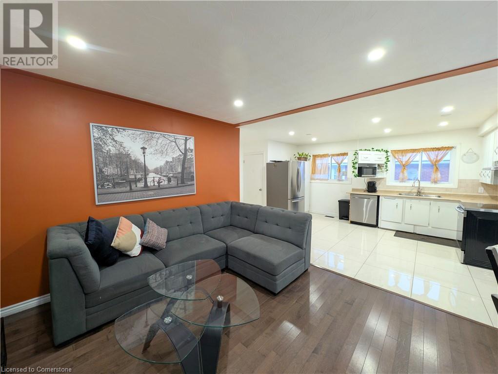208 West 19th Street, Hamilton, Ontario  L9C 4J2 - Photo 6 - 40699047