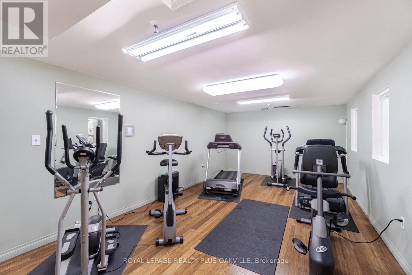 104 - 1225 North Shore Boulevard E, Burlington (Brant), Ontario  L7S 1Z6 - Photo 37 - W12194573