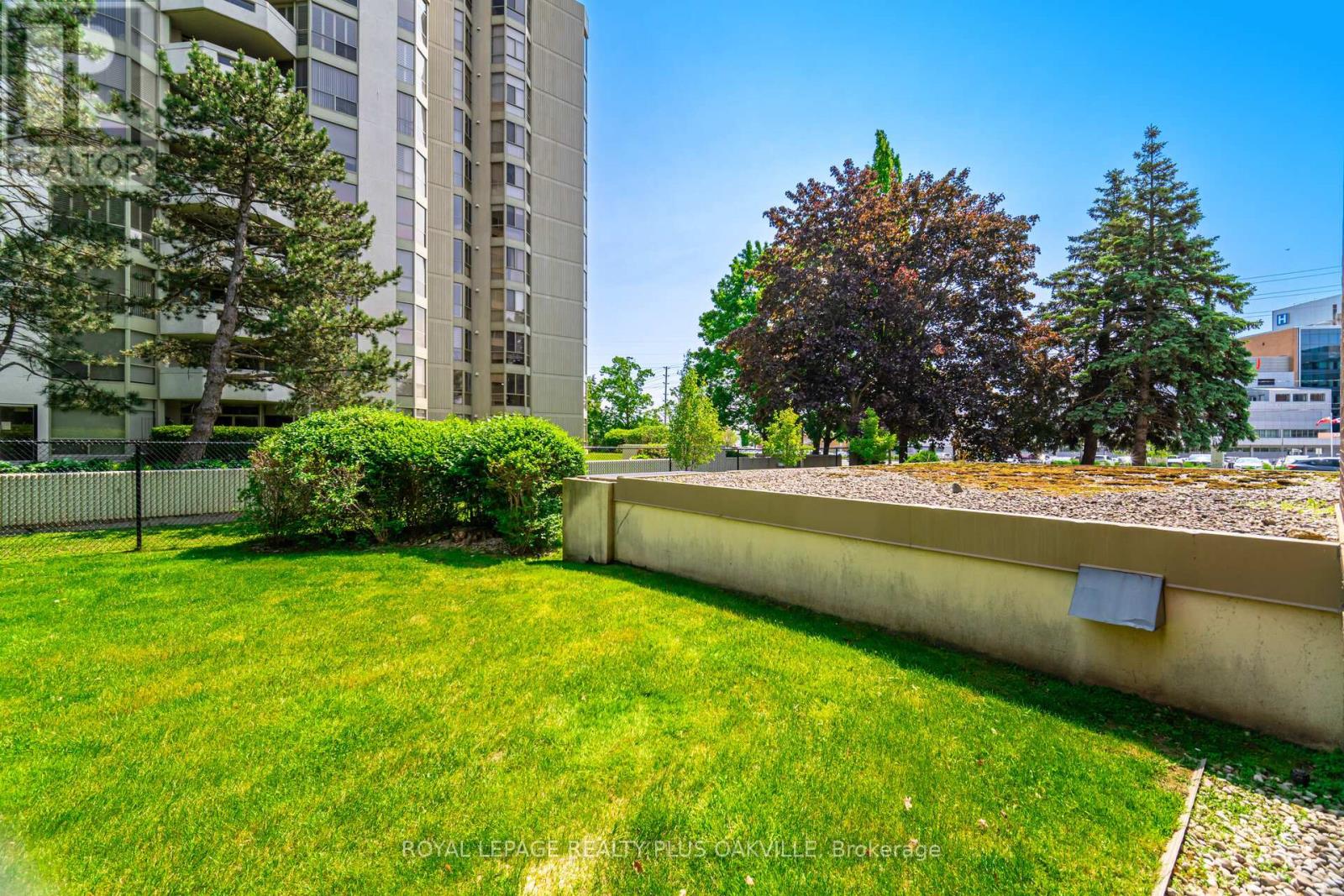 104 - 1225 North Shore Boulevard E, Burlington (Brant), Ontario  L7S 1Z6 - Photo 42 - W12194573
