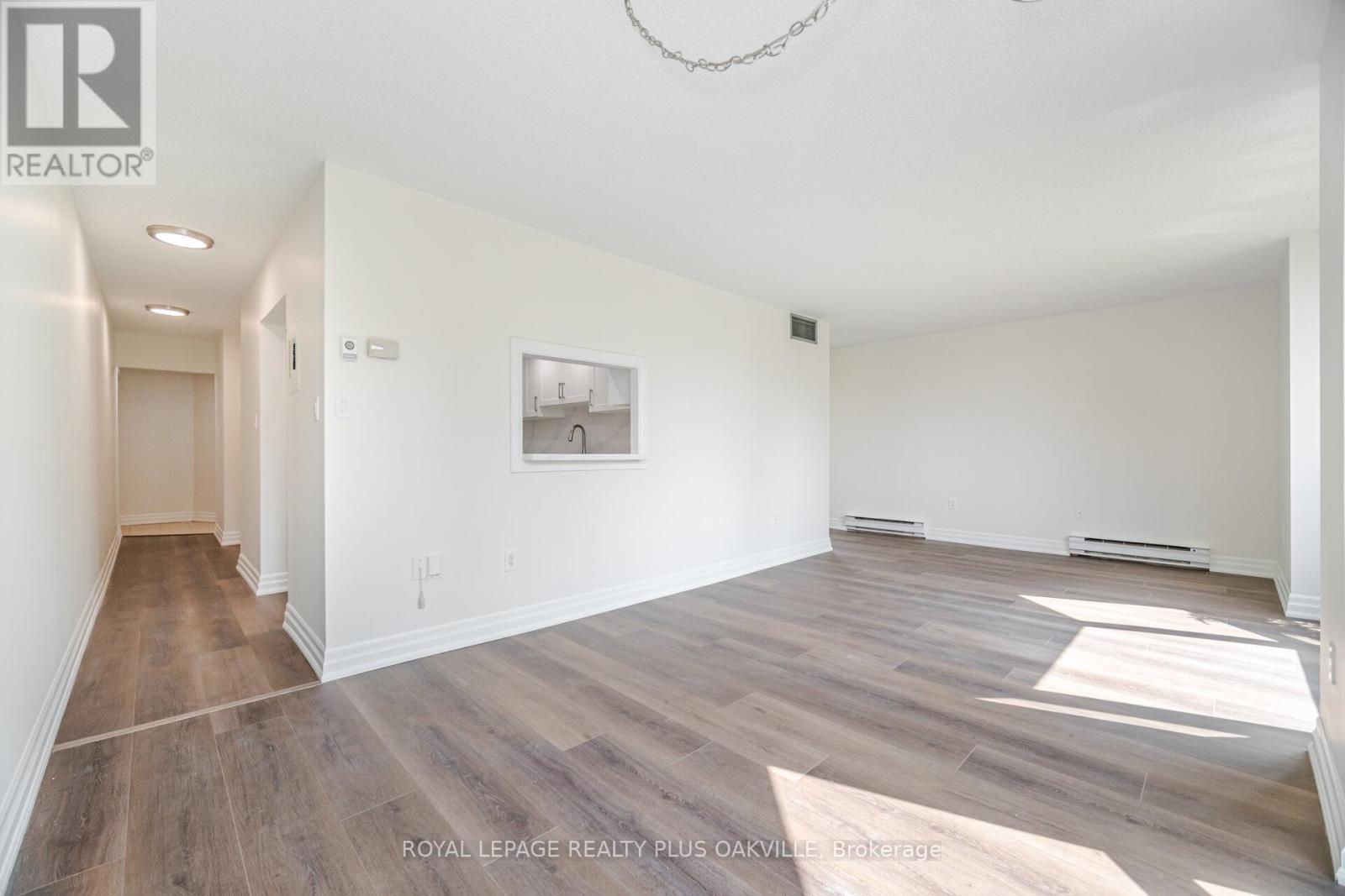 104 - 1225 North Shore Boulevard E, Burlington (Brant), Ontario  L7S 1Z6 - Photo 8 - W12194573