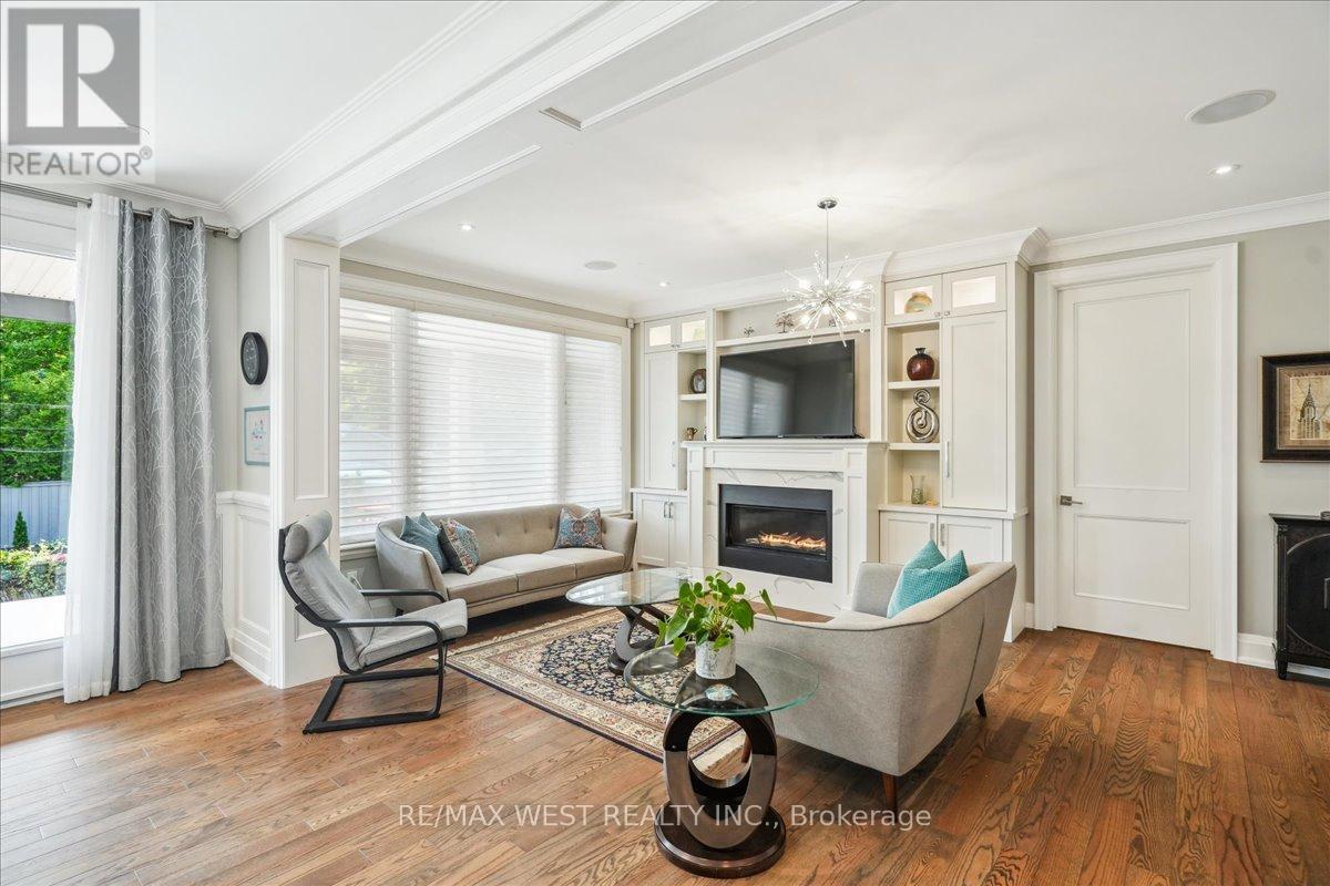 6 Burnelm Drive, Toronto, Ontario  M9B 4N3 - Photo 7 - W12194588