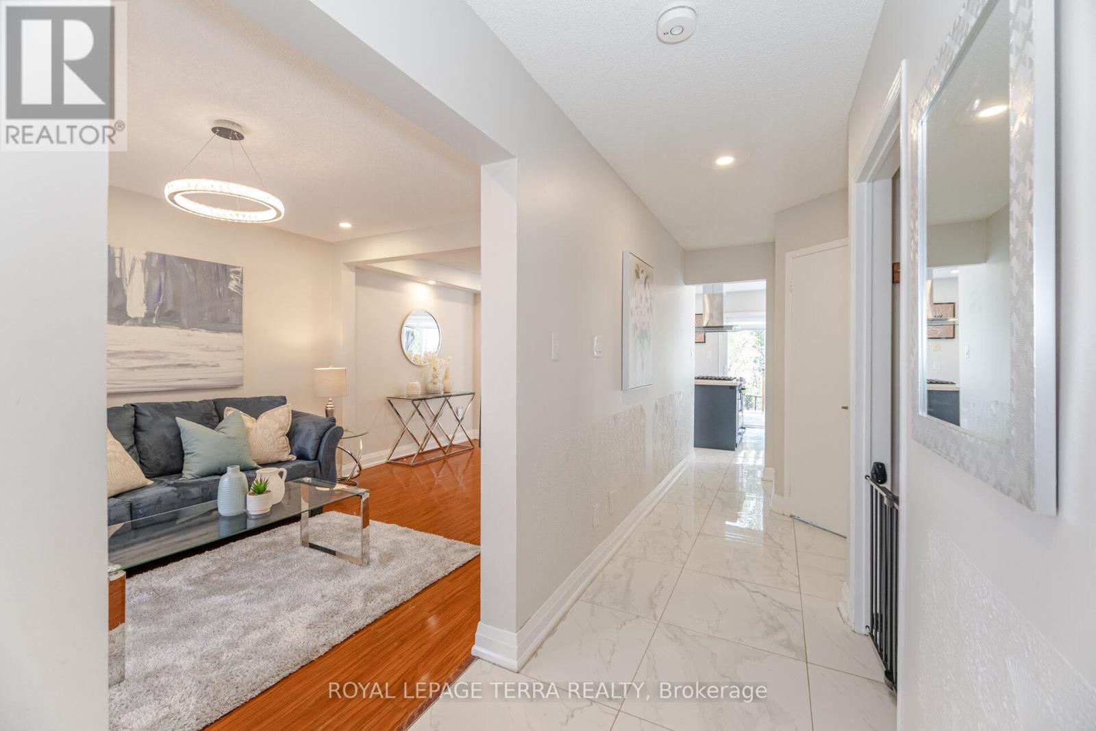 3407 Nighthawk Trail, Mississauga, Ontario  L5N 6G5 - Photo 7 - W12194623