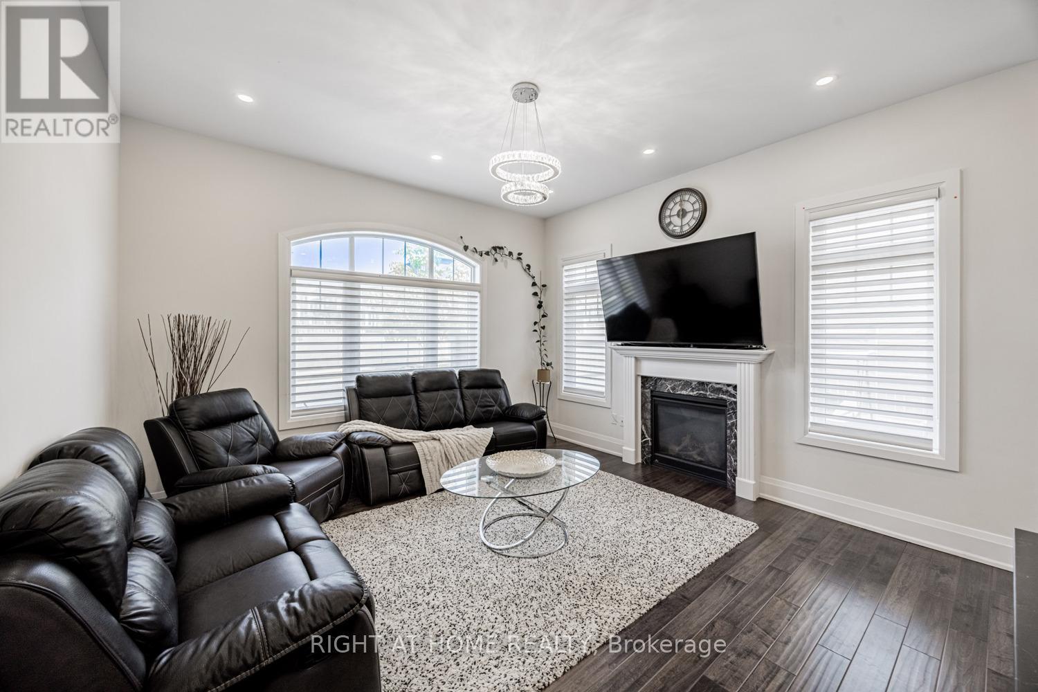 104 Sora Gate, Oakville, Ontario  L6H 0Y4 - Photo 13 - W12194624