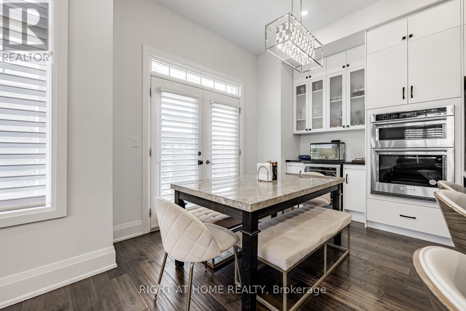 104 Sora Gate, Oakville, Ontario  L6H 0Y4 - Photo 17 - W12194624