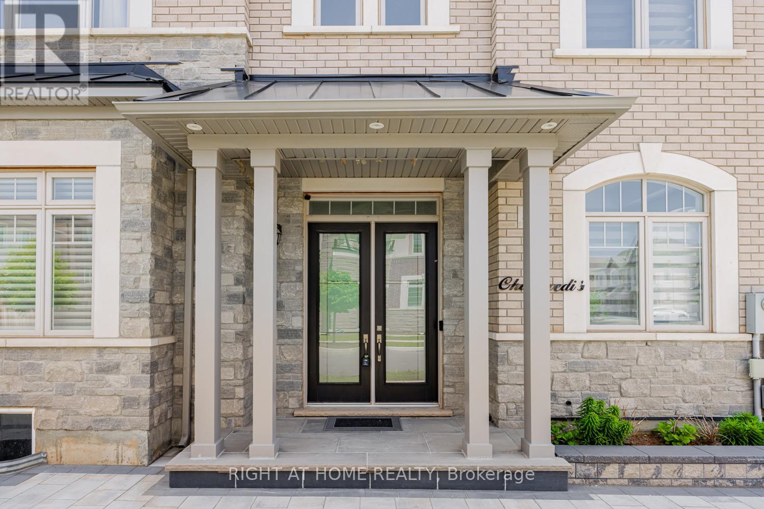 104 Sora Gate, Oakville, Ontario  L6H 0Y4 - Photo 5 - W12194624