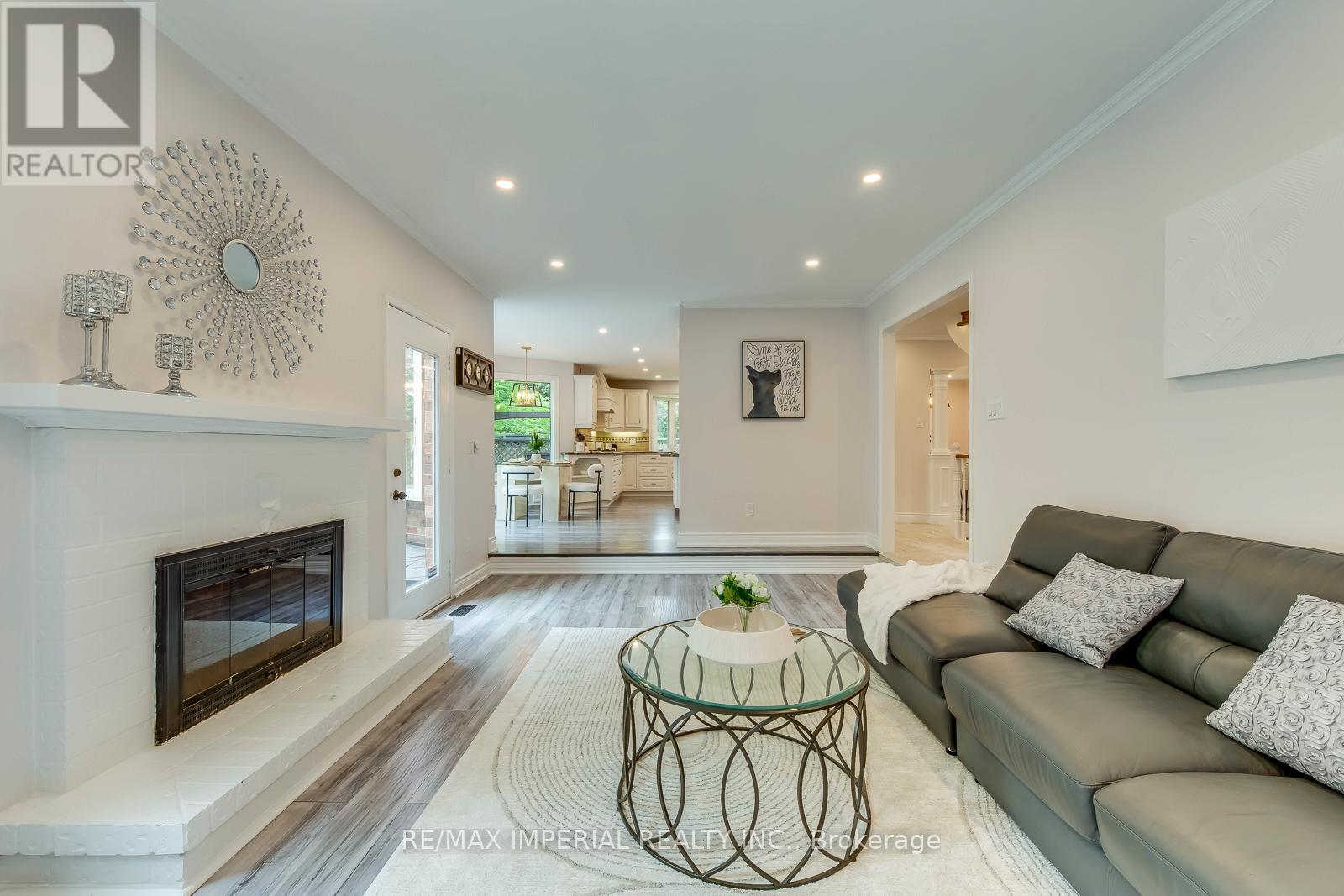 341 Acacia Court, Oakville (Fd Ford), Ontario  L6J 6K5 - Photo 14 - W12194642