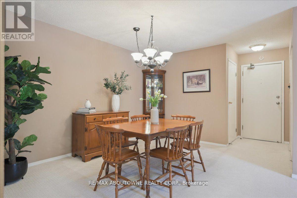 921 - 1450 Glen Abbey Gate, Oakville, Ontario  L6M 2V7 - Photo 4 - W12194662