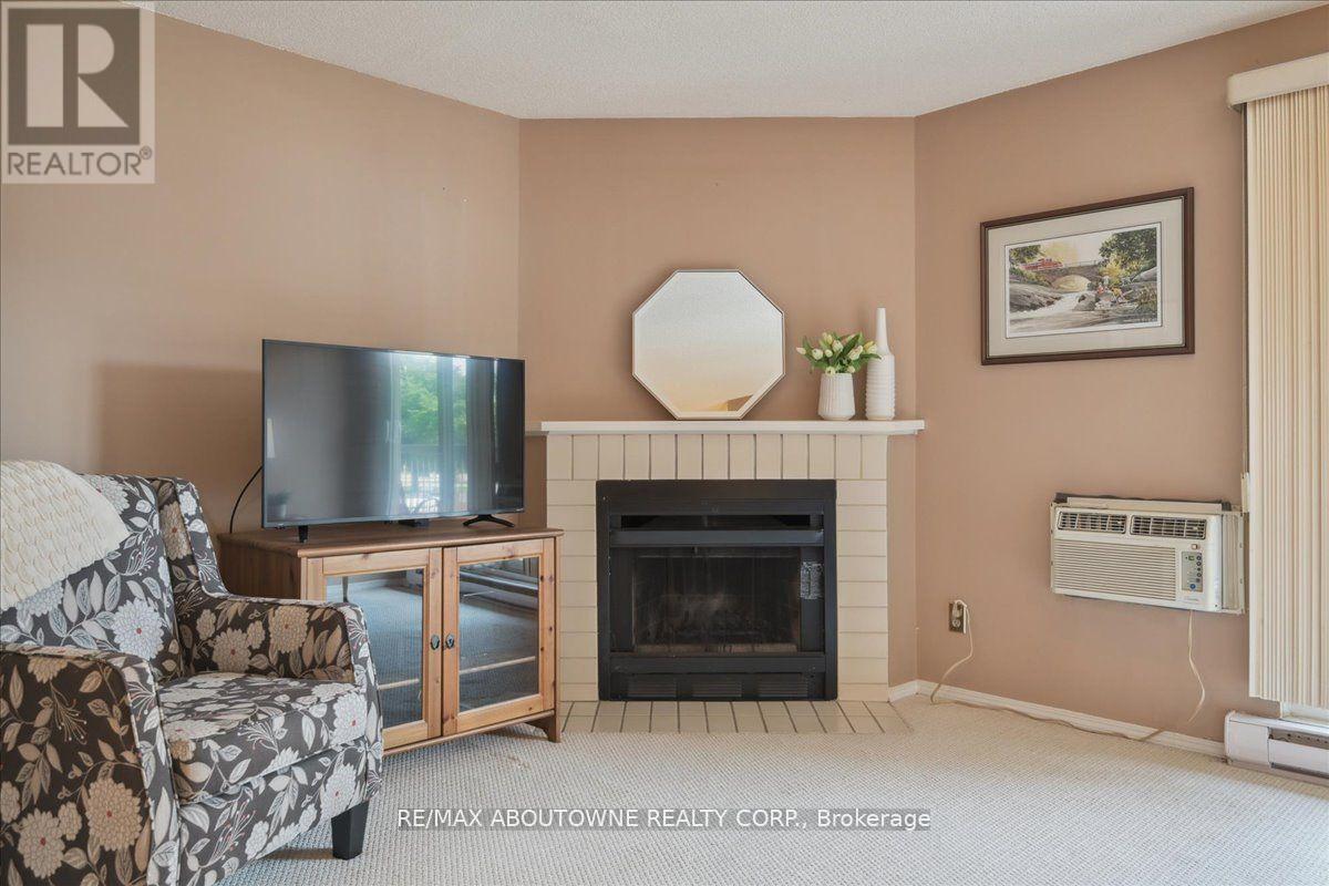 921 - 1450 Glen Abbey Gate, Oakville, Ontario  L6M 2V7 - Photo 6 - W12194662
