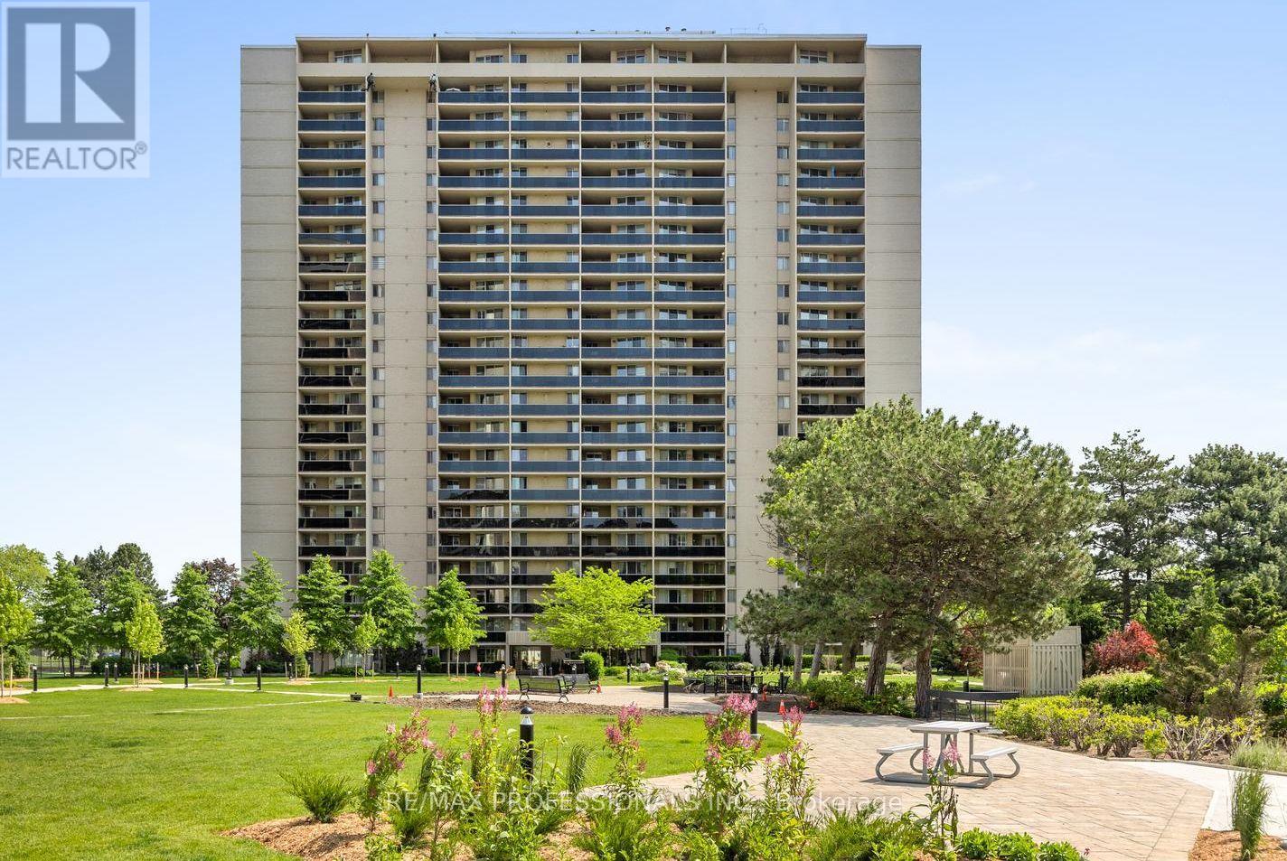 306 - 812 Burnhamthorpe Road, Toronto, Ontario  M9C 4W1 - Photo 1 - W12194670
