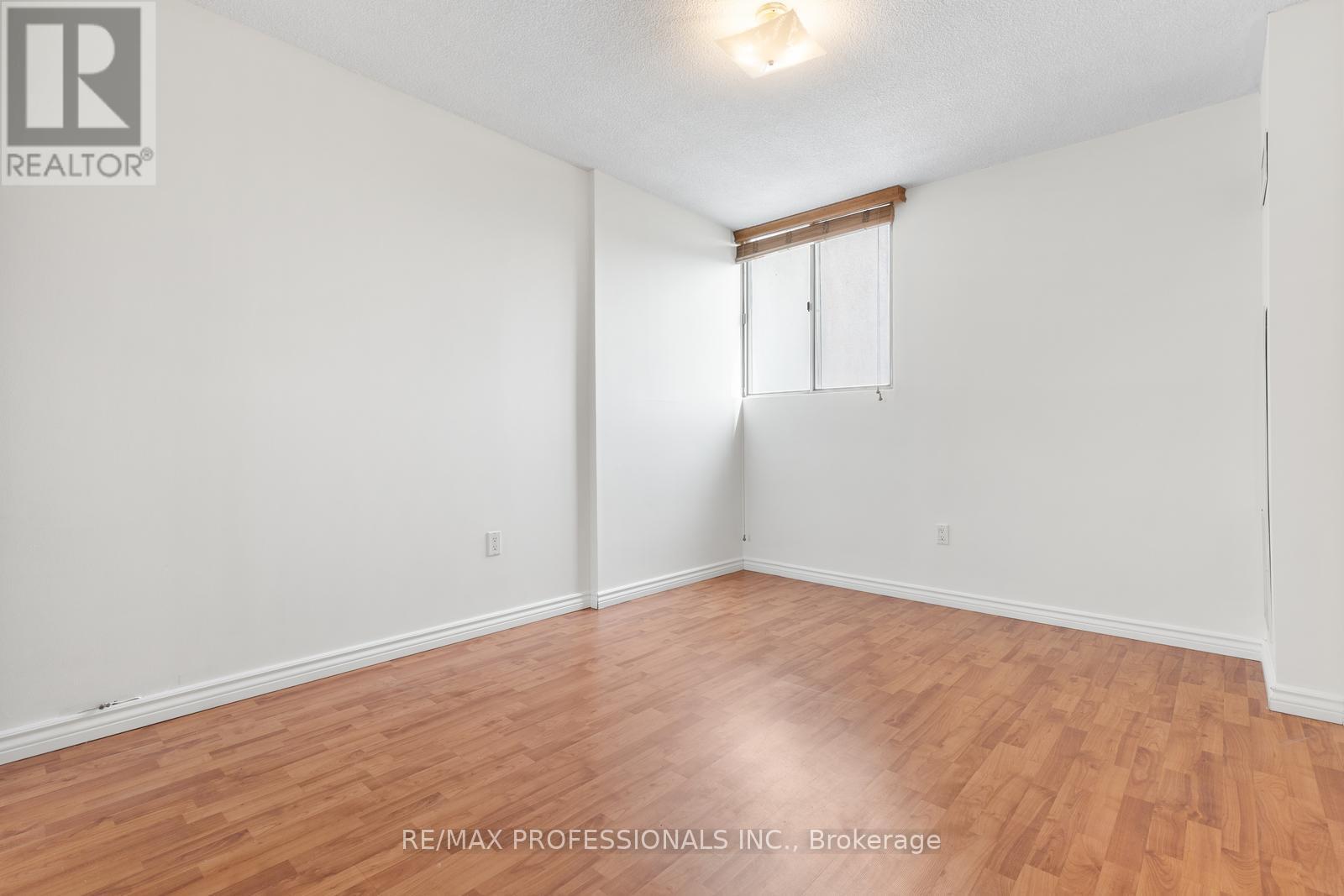 306 - 812 Burnhamthorpe Road, Toronto, Ontario  M9C 4W1 - Photo 17 - W12194670