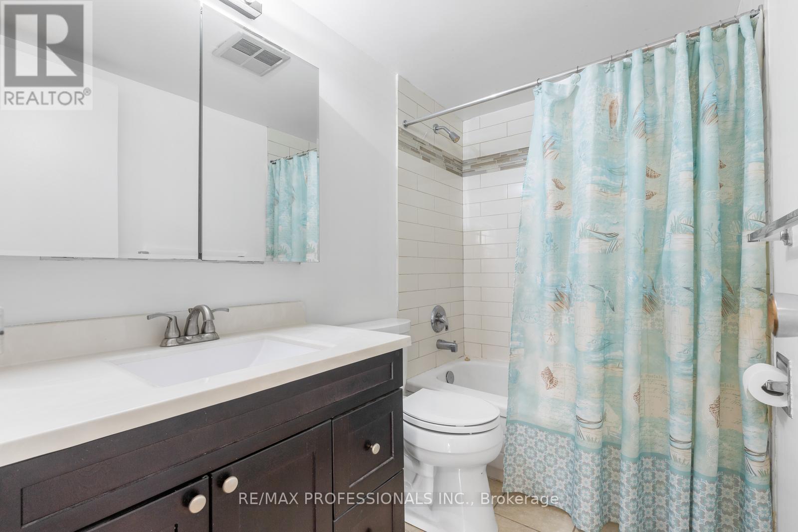 306 - 812 Burnhamthorpe Road, Toronto, Ontario  M9C 4W1 - Photo 18 - W12194670