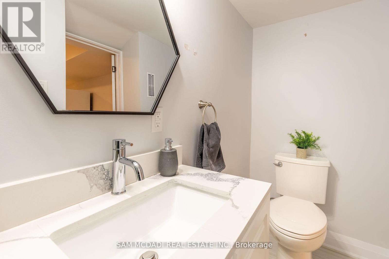 4043 Pavillion Court, Mississauga (Creditview), Ontario  L5B 2V9 - Photo 32 - W12194753