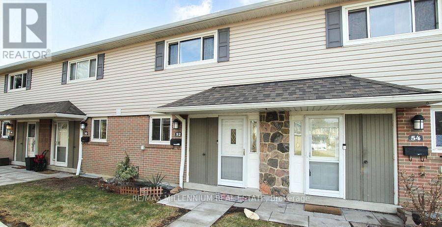 52 Village Court, Brampton (Brampton East), Ontario  L6W 1A6 - Photo 1 - W12194761