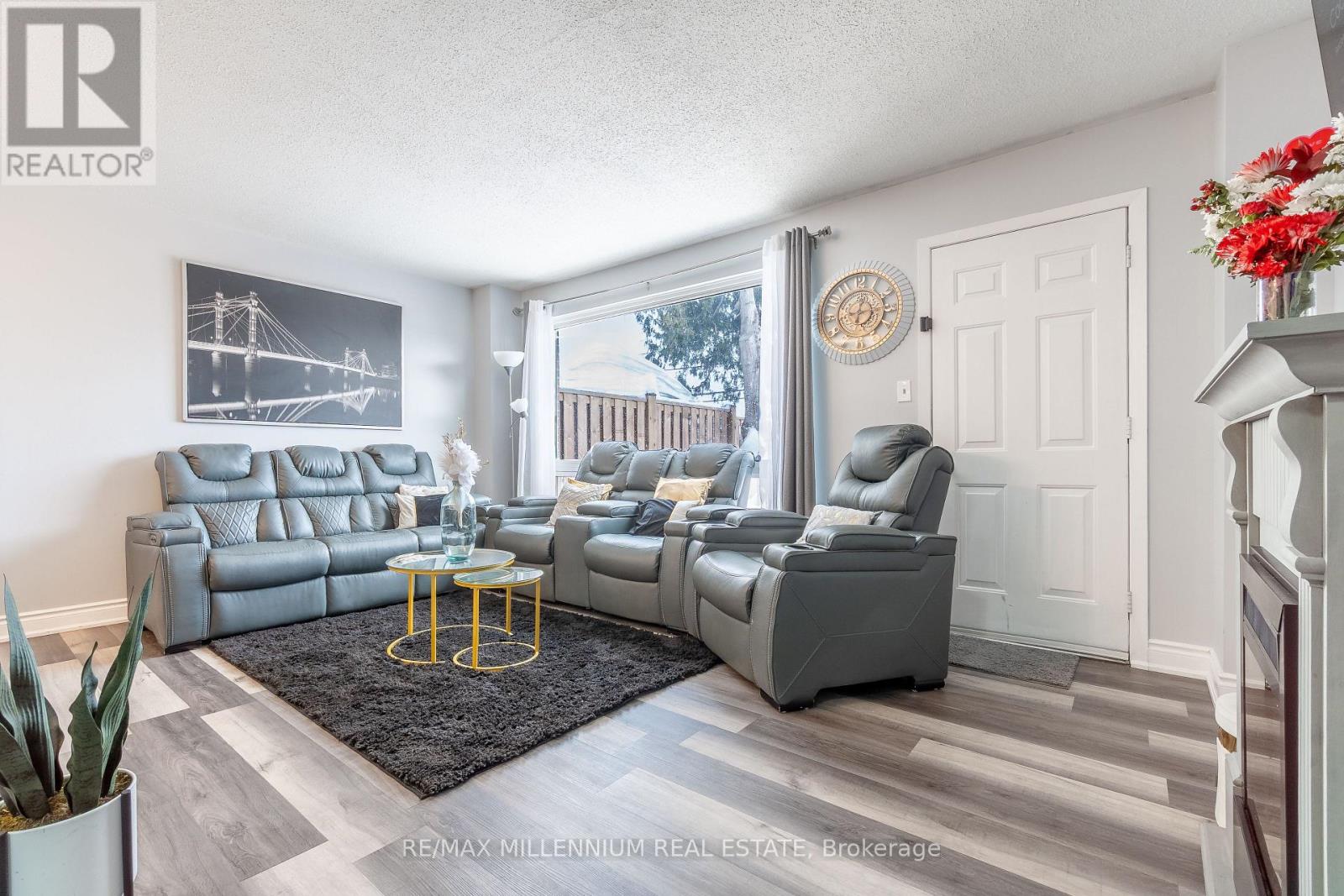 52 Village Court, Brampton, Ontario  L6W 1A6 - Photo 6 - W12194761