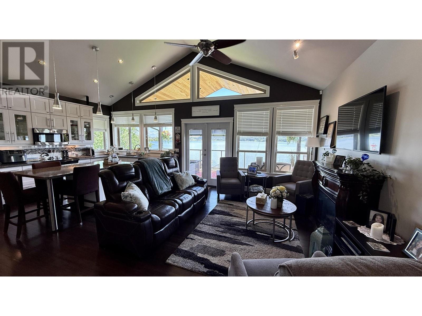 4828 Hamilton Road, Lac La Hache, British Columbia  V0K 1T0 - Photo 3 - R3011136