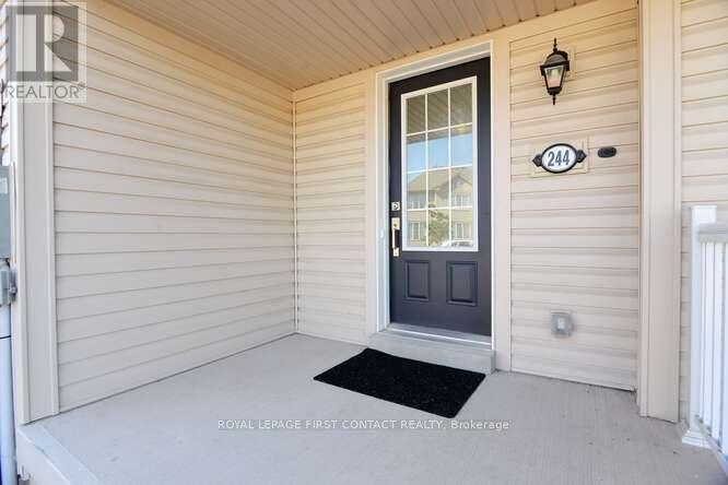 244 Esther Crescent, Thorold (Hurricane/merrittville), Ontario  L3B 0H1 - Photo 4 - X12194688