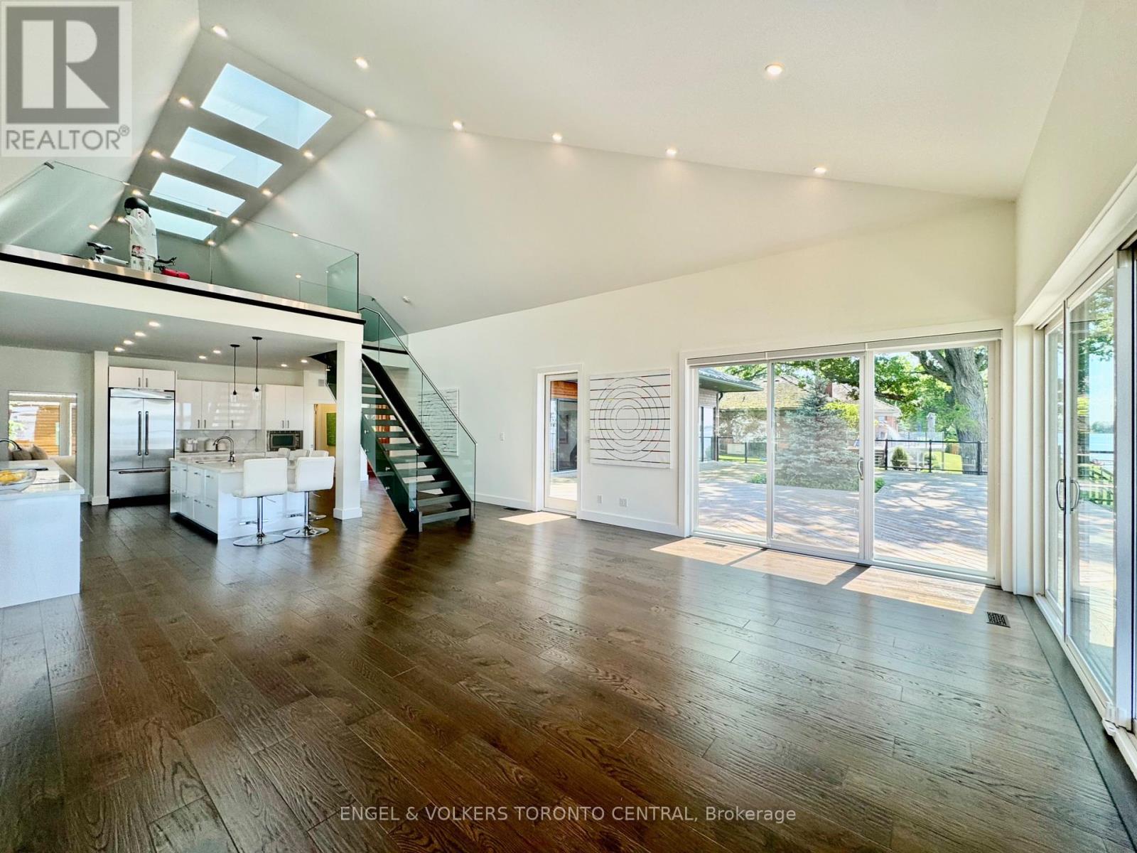 131 Peats Point Road, Prince Edward County, Ontario  K0K 1K0 - Photo 14 - X12194755