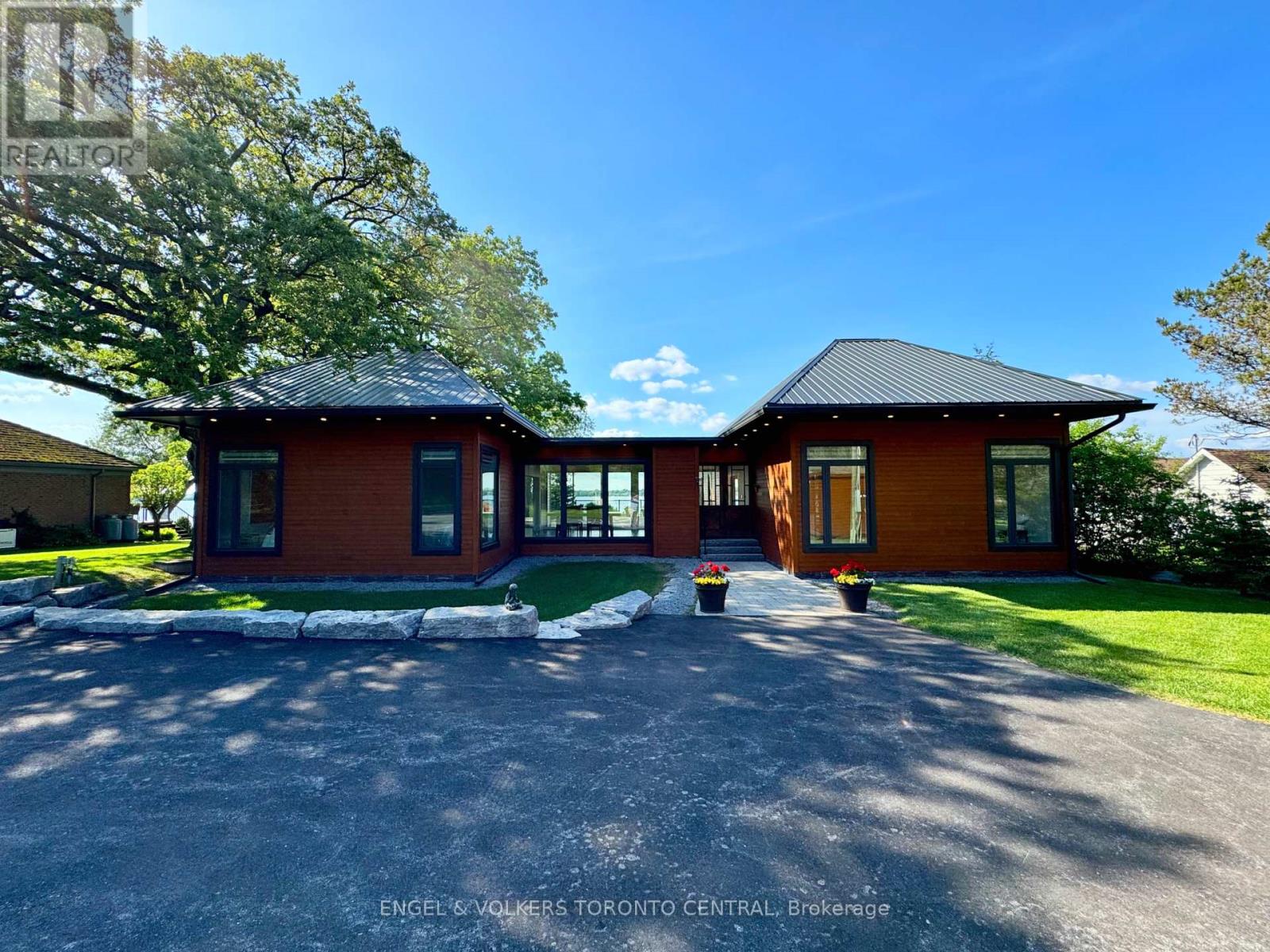 131 Peats Point Road, Prince Edward County, Ontario  K0K 1K0 - Photo 4 - X12194755