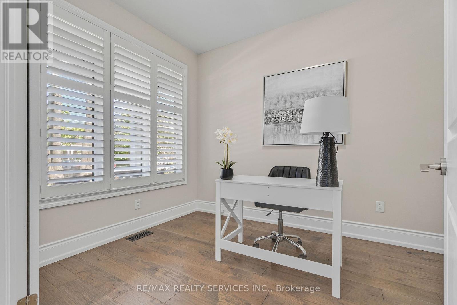 958 Beach Boulevard, Hamilton, Ontario  L8H 6Z4 - Photo 7 - X12194762