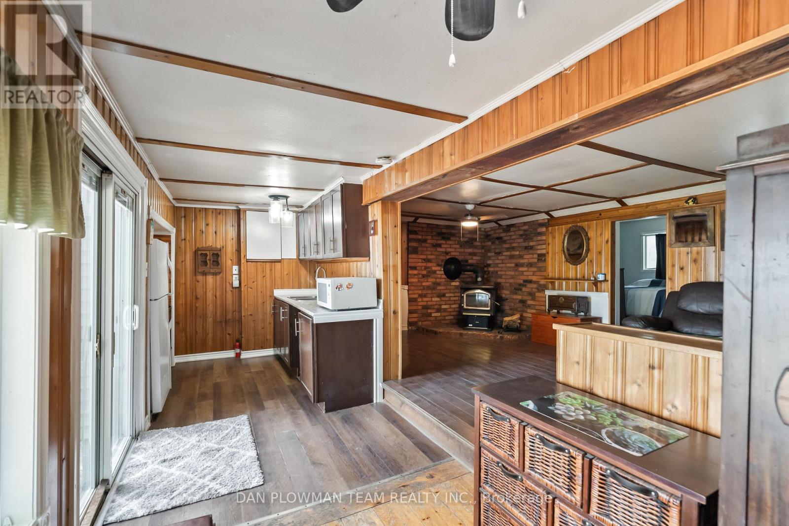 32 Beach Road, Kawartha Lakes, Ontario  K0M 2C0 - Photo 10 - X12194767