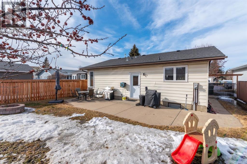 5725 40 Street, Lloydminster, Alberta  T9V 2P4 - Photo 34 - A2211298