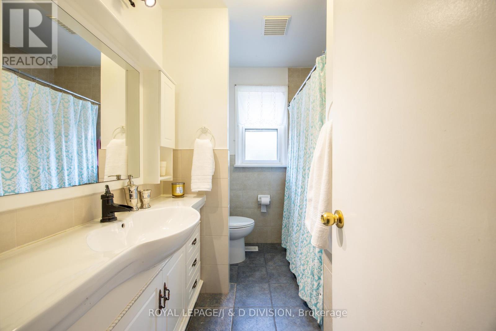 48 Greengrove Crescent, Toronto, Ontario  M3A 1H9 - Photo 15 - C12142566