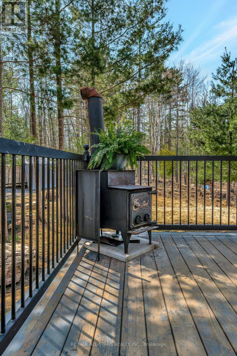 1295 Deep Bay Road, Minden Hills, Ontario  K0M 2L0 - Photo 6 - X12111566