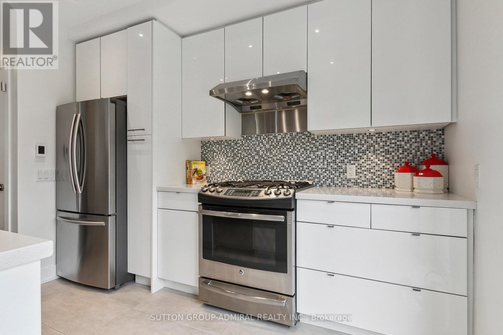 34 Elvina Gardens, Toronto, Ontario  M4P 1X8 - Photo 27 - C12194845