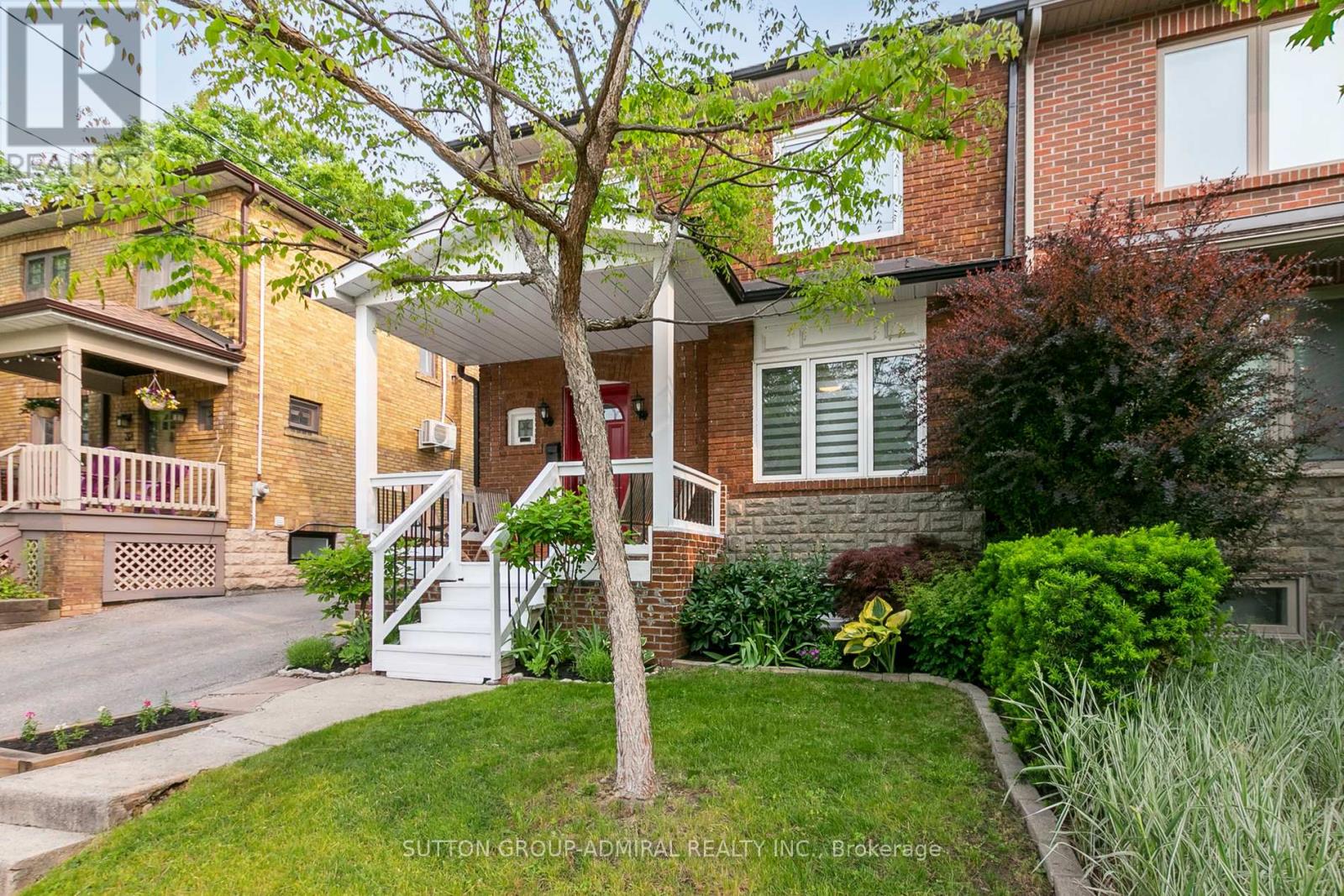 34 Elvina Gardens, Toronto, Ontario  M4P 1X8 - Photo 3 - C12194845