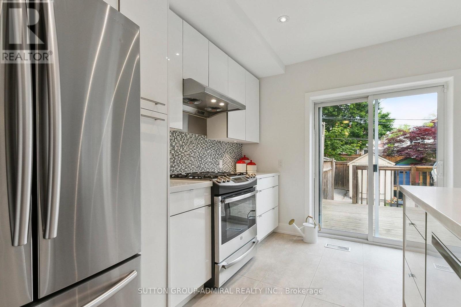 34 Elvina Gardens, Toronto, Ontario  M4P 1X8 - Photo 30 - C12194845