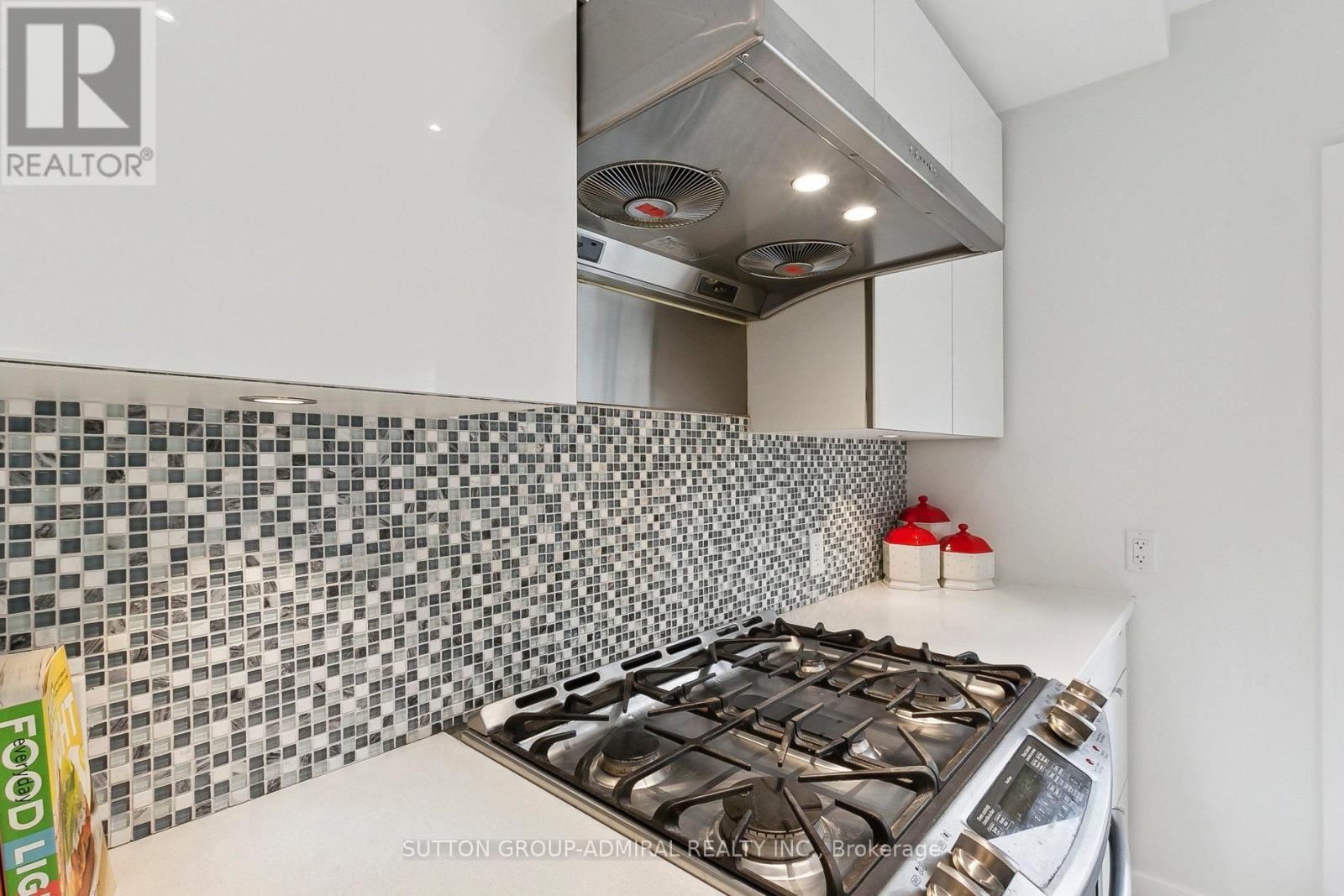 34 Elvina Gardens, Toronto, Ontario  M4P 1X8 - Photo 33 - C12194845