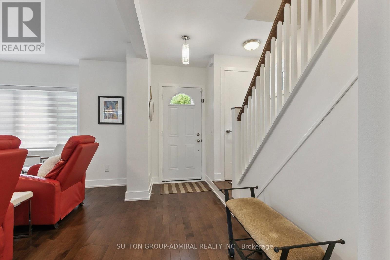 34 Elvina Gardens, Toronto, Ontario  M4P 1X8 - Photo 5 - C12194845