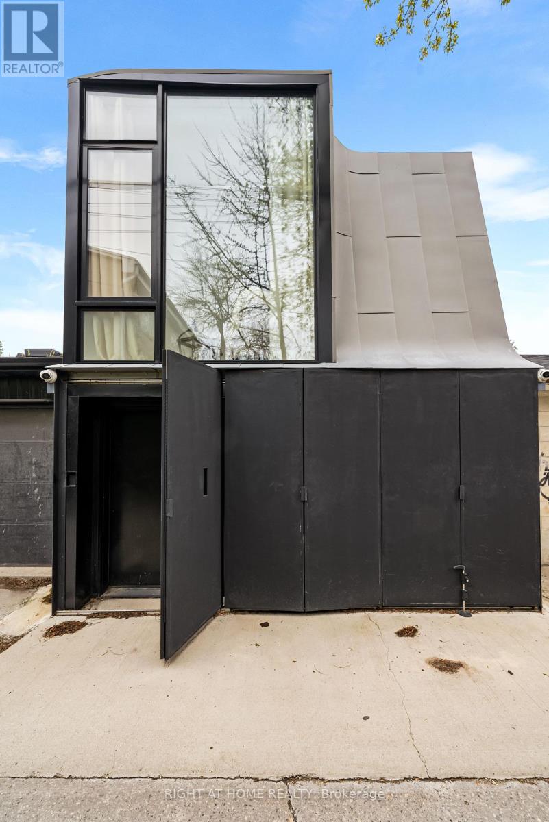 Laneway House - 44 Foxley Street, Toronto, Ontario  M6J 1R1 - Photo 14 - C12192683