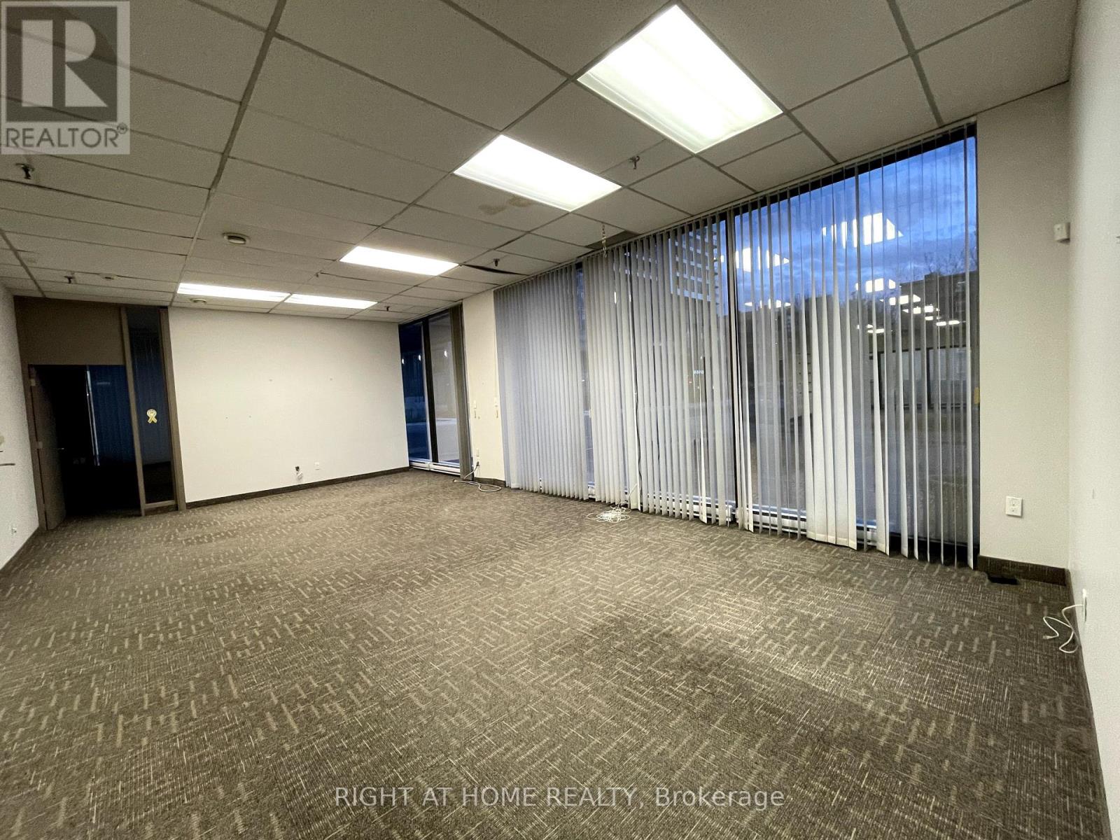 114/115 - 50 Richmond Street E, Oshawa, Ontario  L1G 7C7 - Photo 8 - E10410461