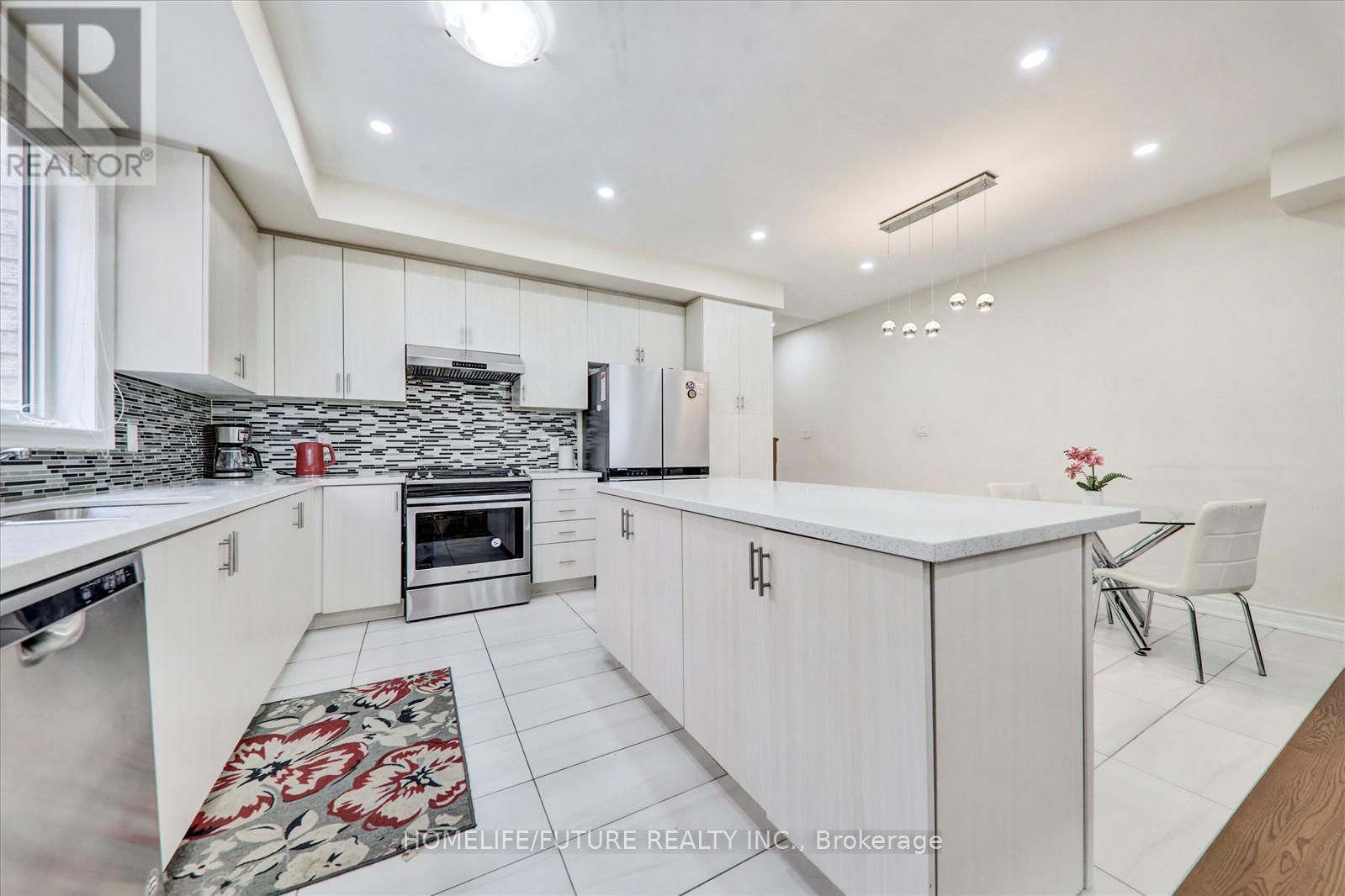12 Ryler Way, Markham, Ontario  L3S 0E7 - Photo 11 - N12194828