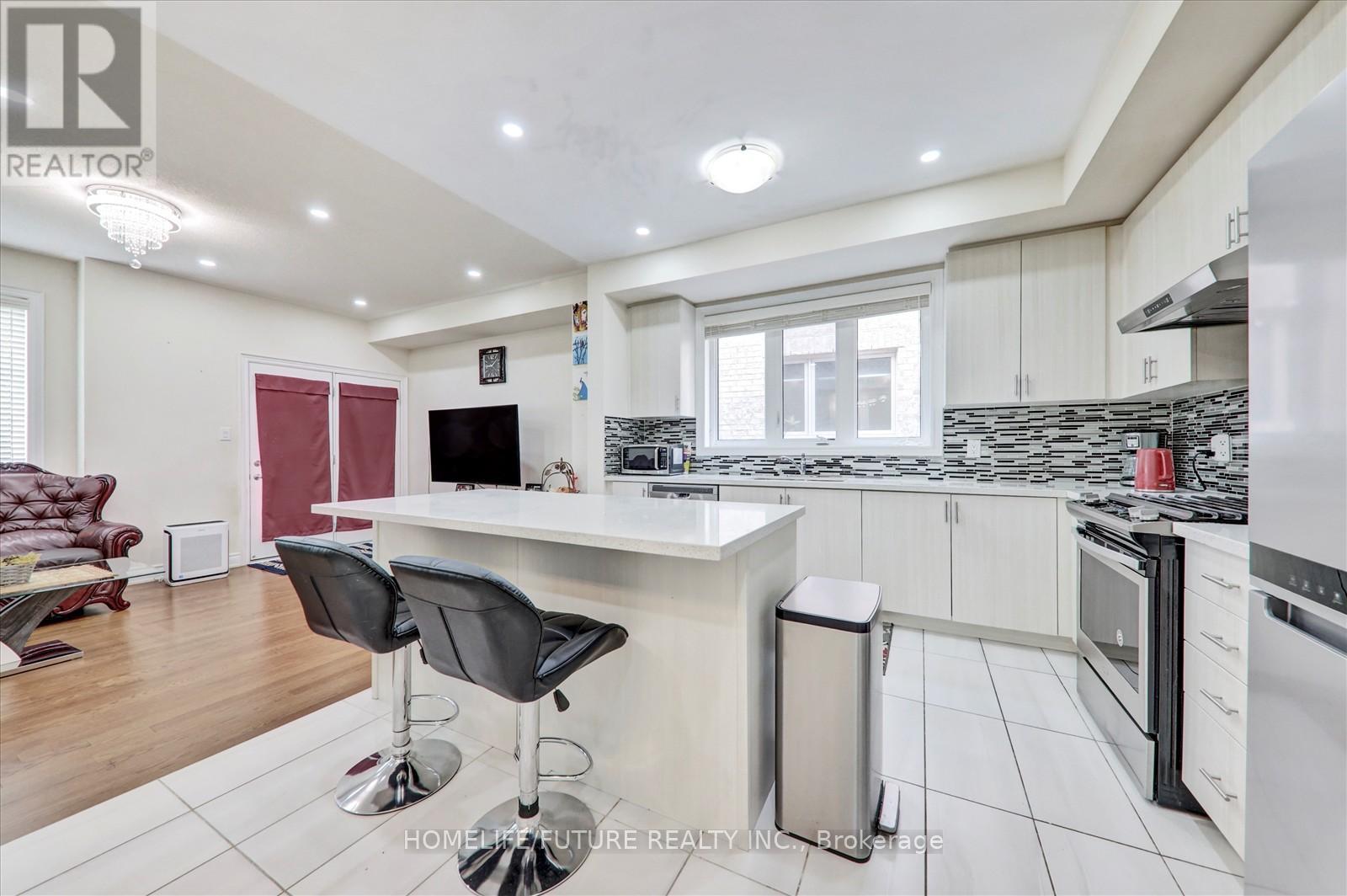 12 Ryler Way, Markham, Ontario  L3S 0E7 - Photo 8 - N12194828