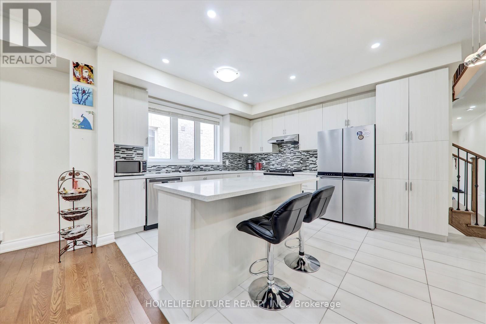 12 Ryler Way, Markham, Ontario  L3S 0E7 - Photo 9 - N12194828