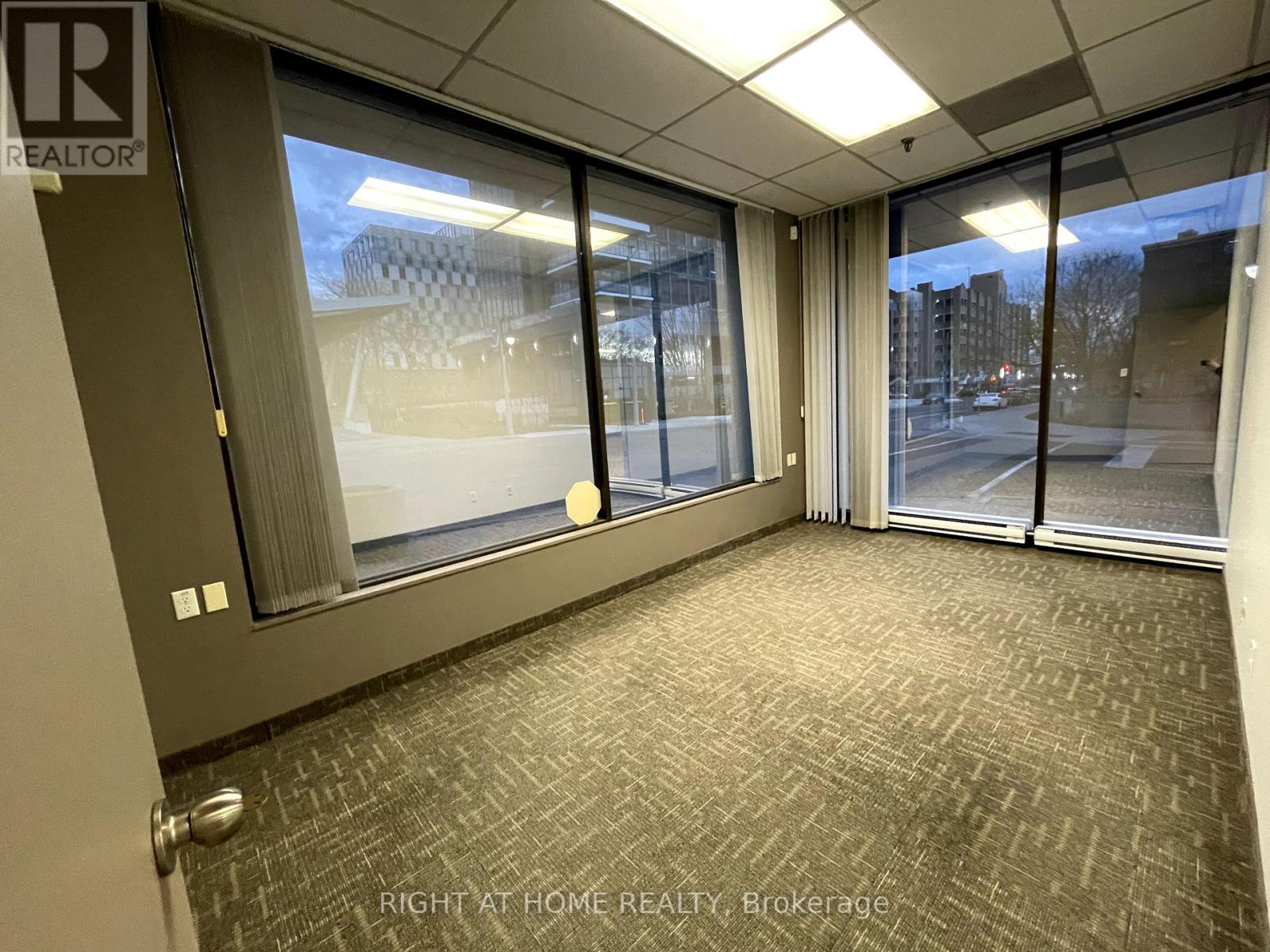 114/115 - 50 Richmond Street E, Oshawa, Ontario  L1G 7C7 - Photo 10 - E10410461