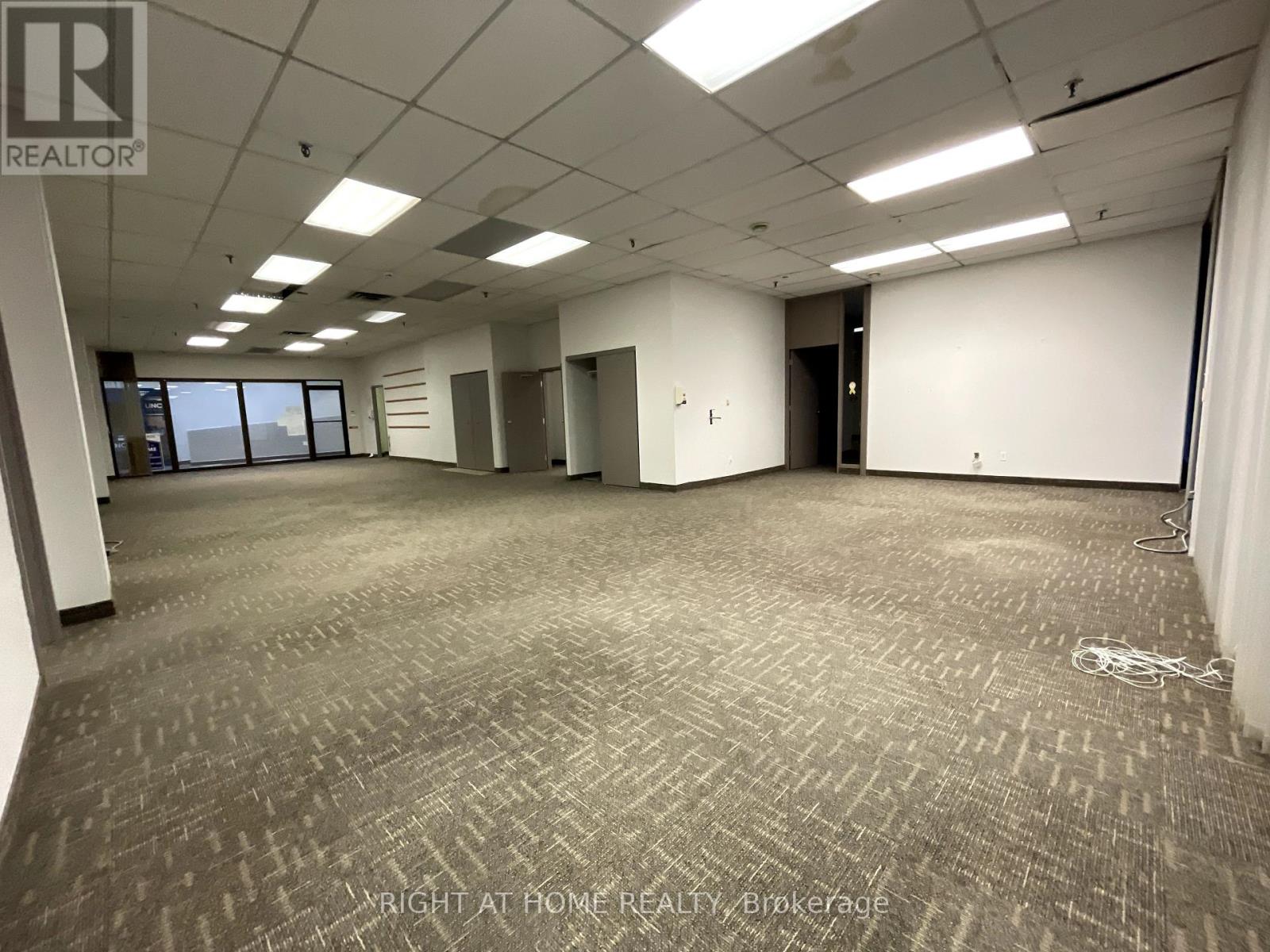 114/115 - 50 Richmond Street E, Oshawa, Ontario  L1G 7C7 - Photo 5 - E10410461