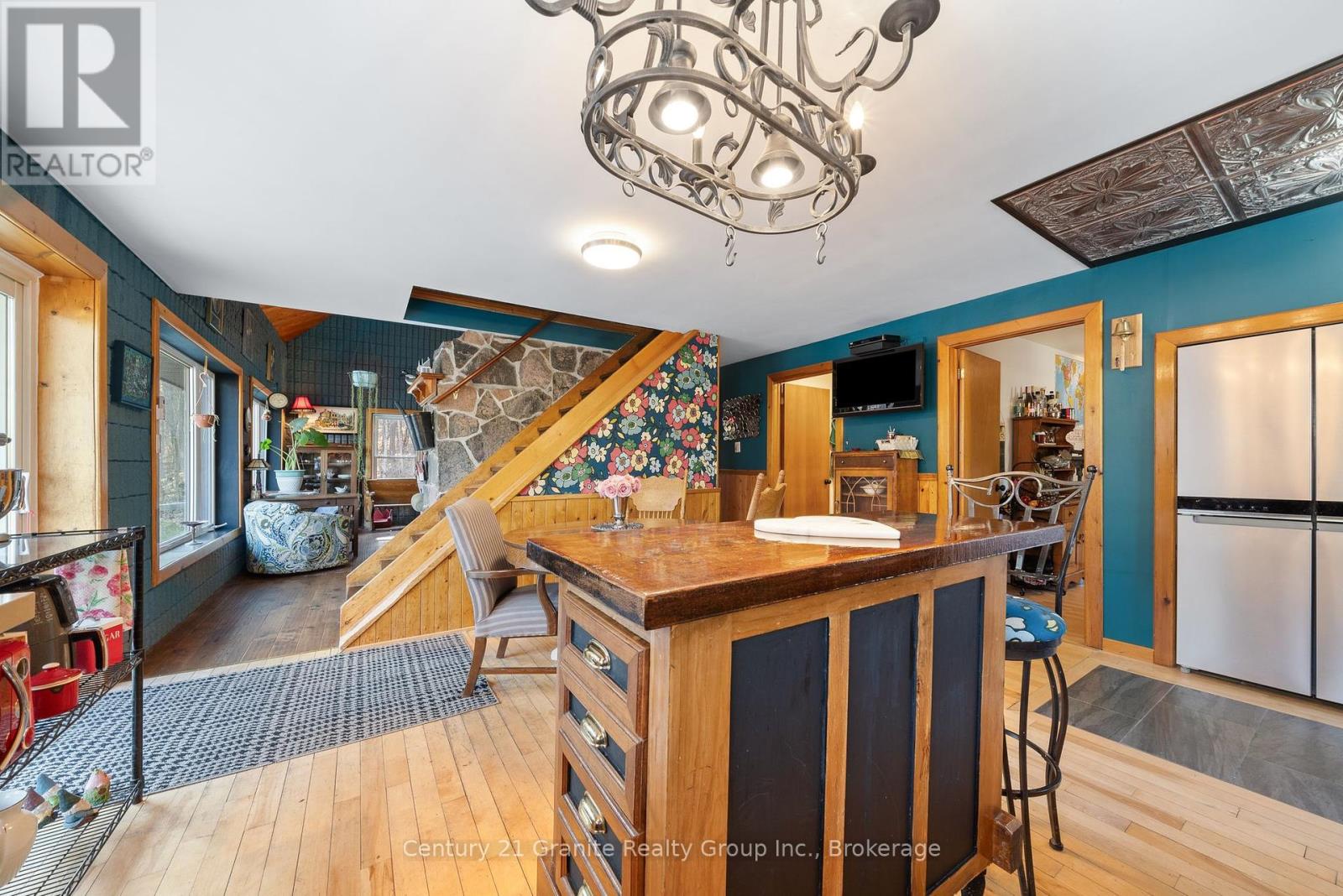 1093 Kushog Lake Road, Minden Hills, Ontario  K0M 2K0 - Photo 7 - X12105233