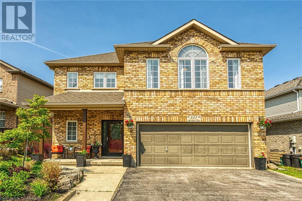 227 Mcnichol Drive, Cambridge, Ontario  N1P 1J3 - Photo 1 - 40737273
