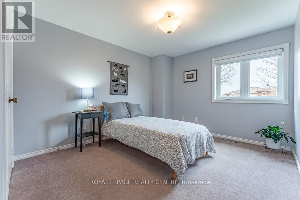 3677 Colonial Drive, Mississauga, Ontario  L5L 4P2 - Photo 32 - W12159590